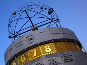 alexanderplatz-atomic-clock-540